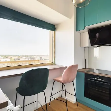 Blue Lagoon- 1 Bedroom Amazing Balcony Apartment Bucharest
