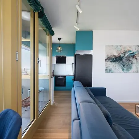 Blue Lagoon- 1 Bedroom Amazing Balcony *