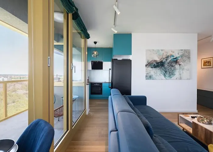 Blue Lagoon- 1 Bedroom Amazing Balcony *