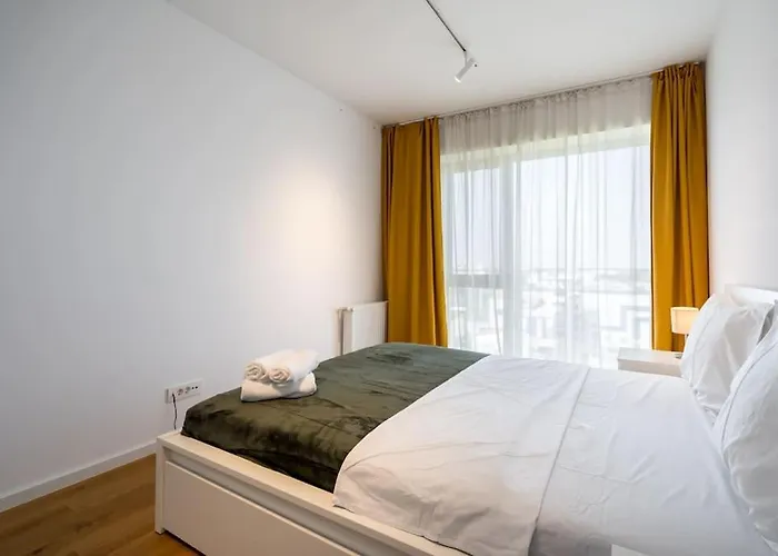 Blue Lagoon- 1 Bedroom Amazing Balcony Апартаменти *